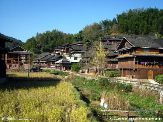 南岭村（广东省广州市白云区太和镇南岭村）