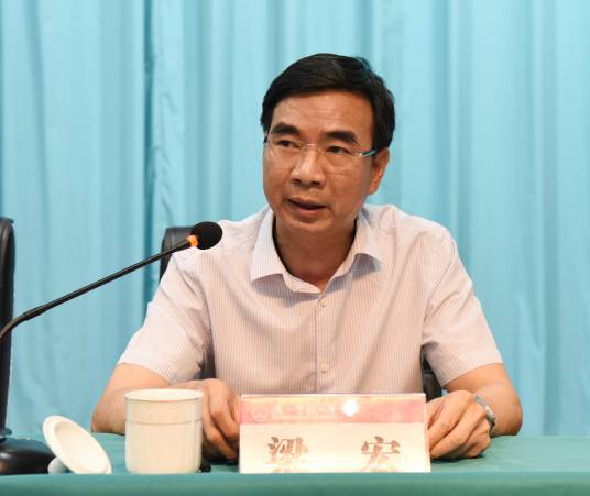 梁宏（深圳广播电视大学校长）