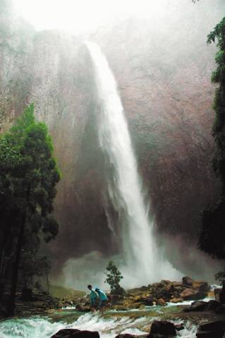 石梁与龙湫