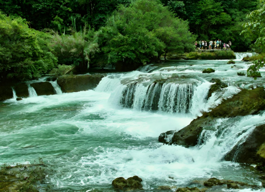 龙花洞旅游景区（响水河漂流）