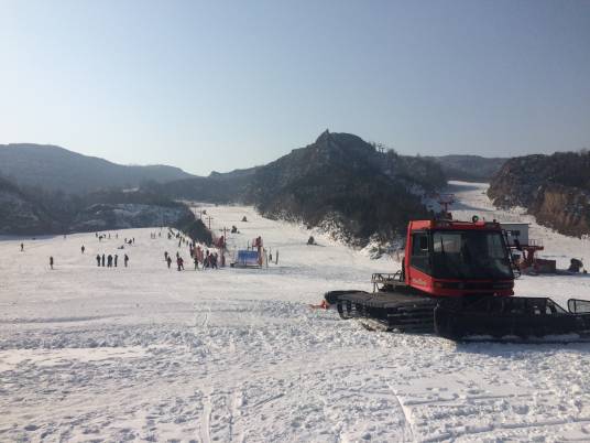 梅苑南山滑雪场