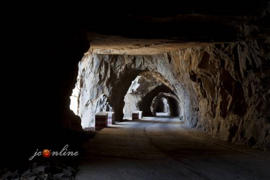 太行山锡崖沟挂壁公路