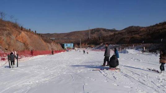 北京龙凤山滑雪场