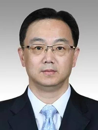 张谦（上海展览中心（集团）有限公司董事长、上海市政协委员）