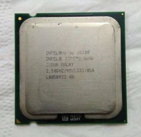 Intel 酷睿2四核 Q8300（盒）