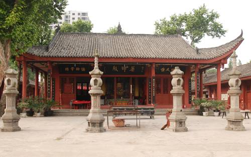 龙潭寺（开原市七鼎龙潭寺）