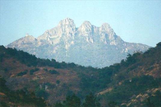 笔架山（福建省泉州市惠安县笔架山）