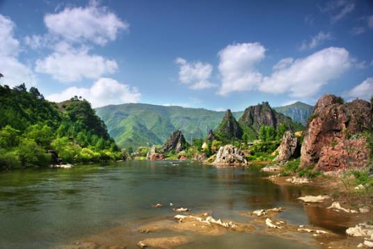 长白山松花江第一漂流风景区