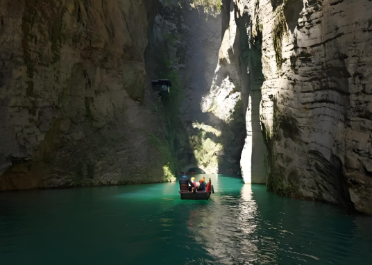 恩施州鹤峰屏山旅游景区