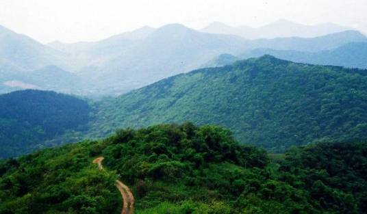 老山（南京市浦口区的山脉、淮阳山脉的余脉）