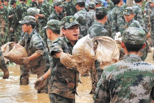 人民子弟兵（中国人民解放军和武警部队的亲切称谓）