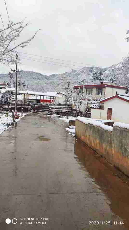 下小屯村（云南曲靖市马龙区通泉镇昌隆铺下辖村）