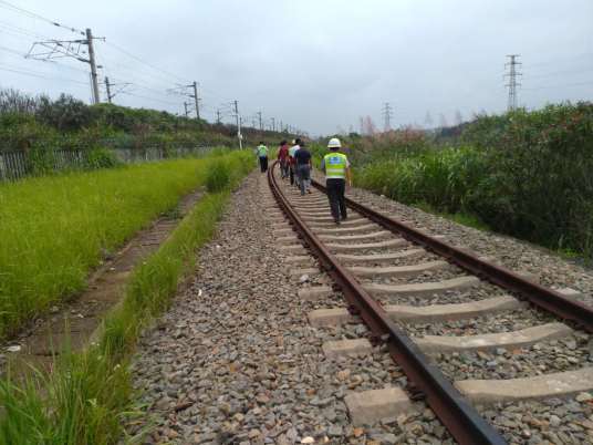 铁路天然护道